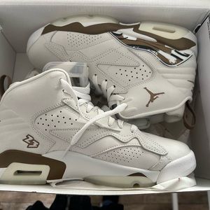 Women’s Nike Jumpman3-peat sneakers size 7.5 brand new